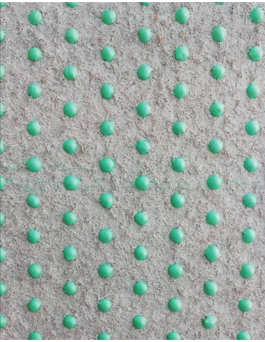 Gazon Arena plusat exterior rosu